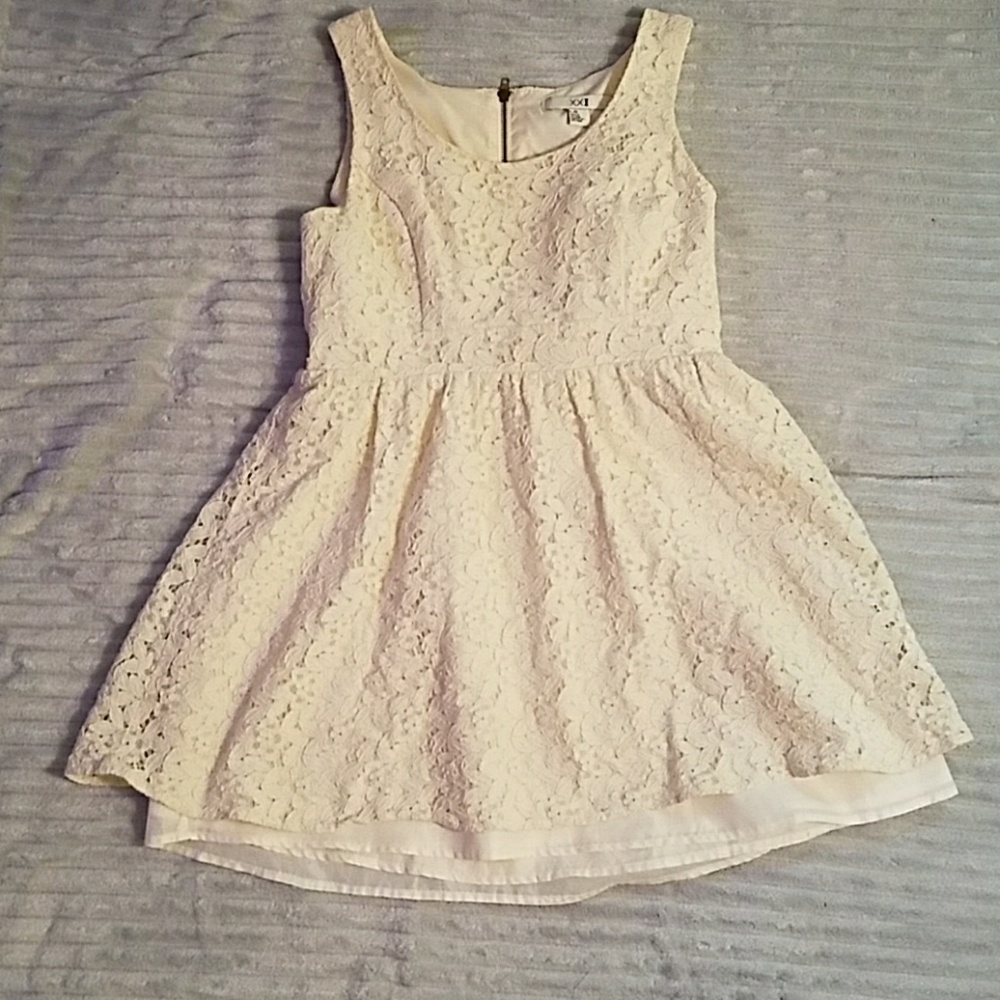 White lace dress